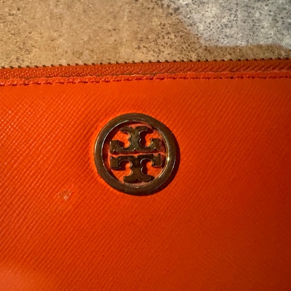 Tory Burch zipper wallet - Picture 4 of 9